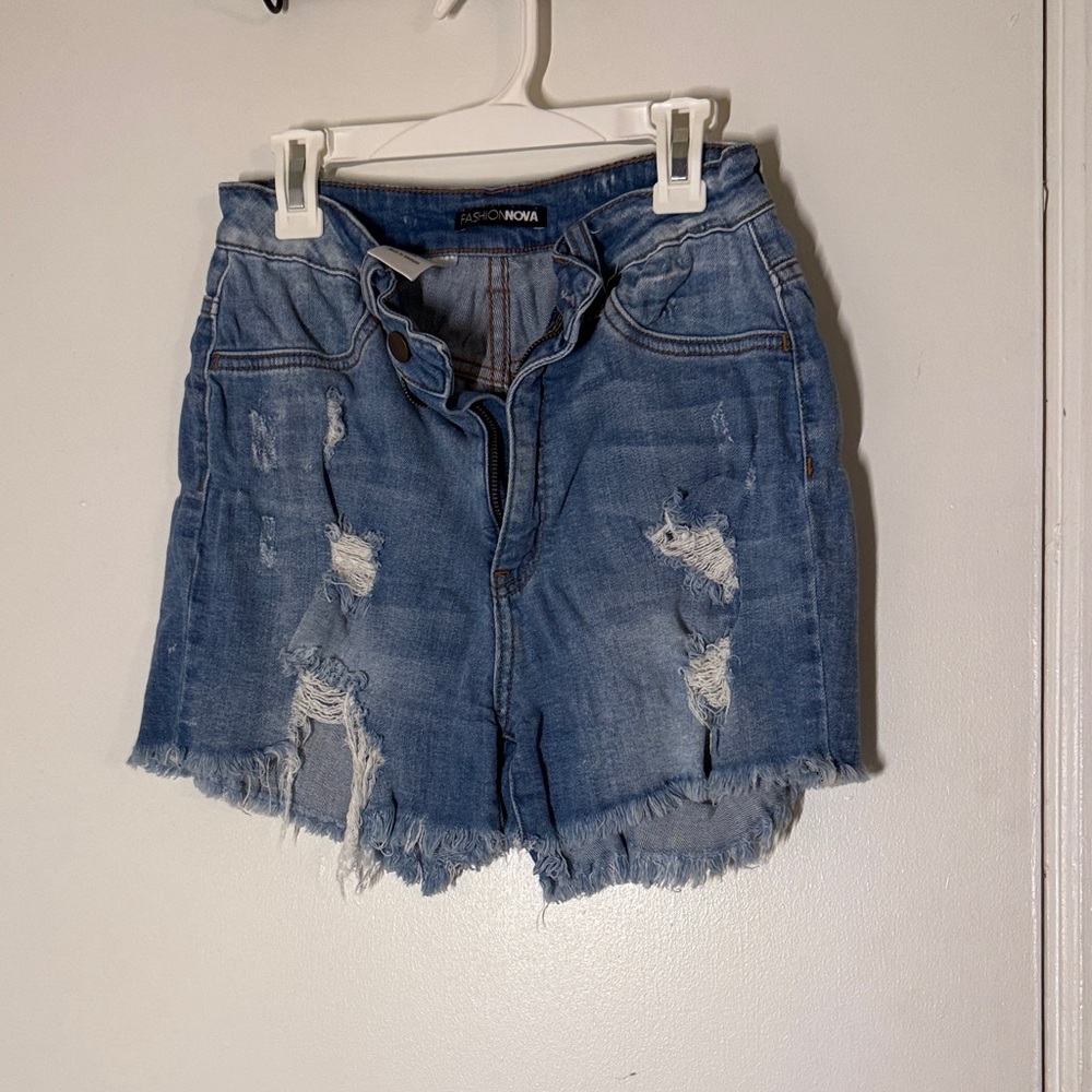Fashion Nova Ripped High-Rise Denim Shorts in Blue Wash